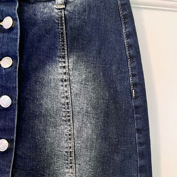 Women’s Blue Denim Mini Skirt with Button Closure - Picture 5 of 8